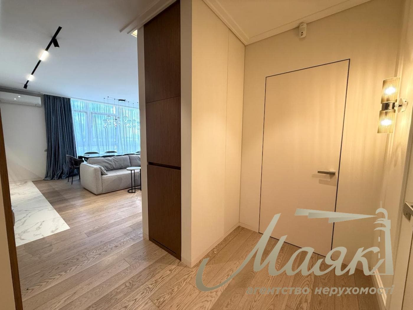 3-room apartment for rent in the "French Quarter 2" residential complex, 3a McCain Street, Pechersk