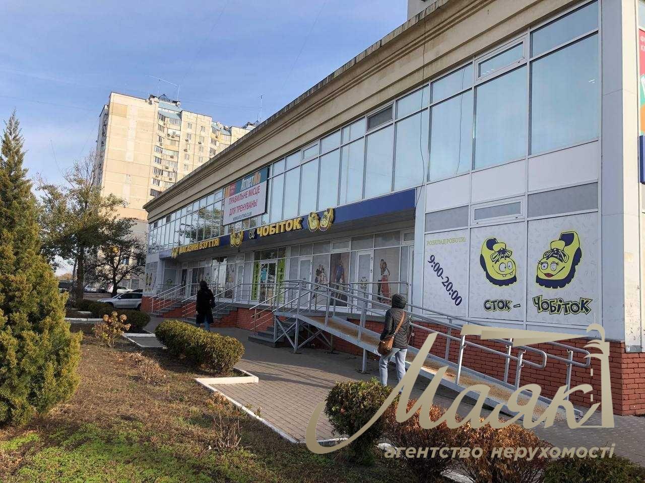 Продажа фасадного помещения с арендатором 789м2 на Оболони