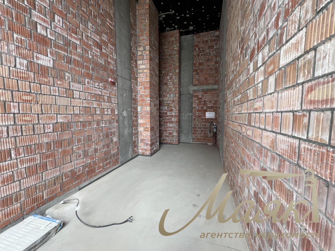 Rent of facade space 22.3 m2, residential complex UNIT HOME.