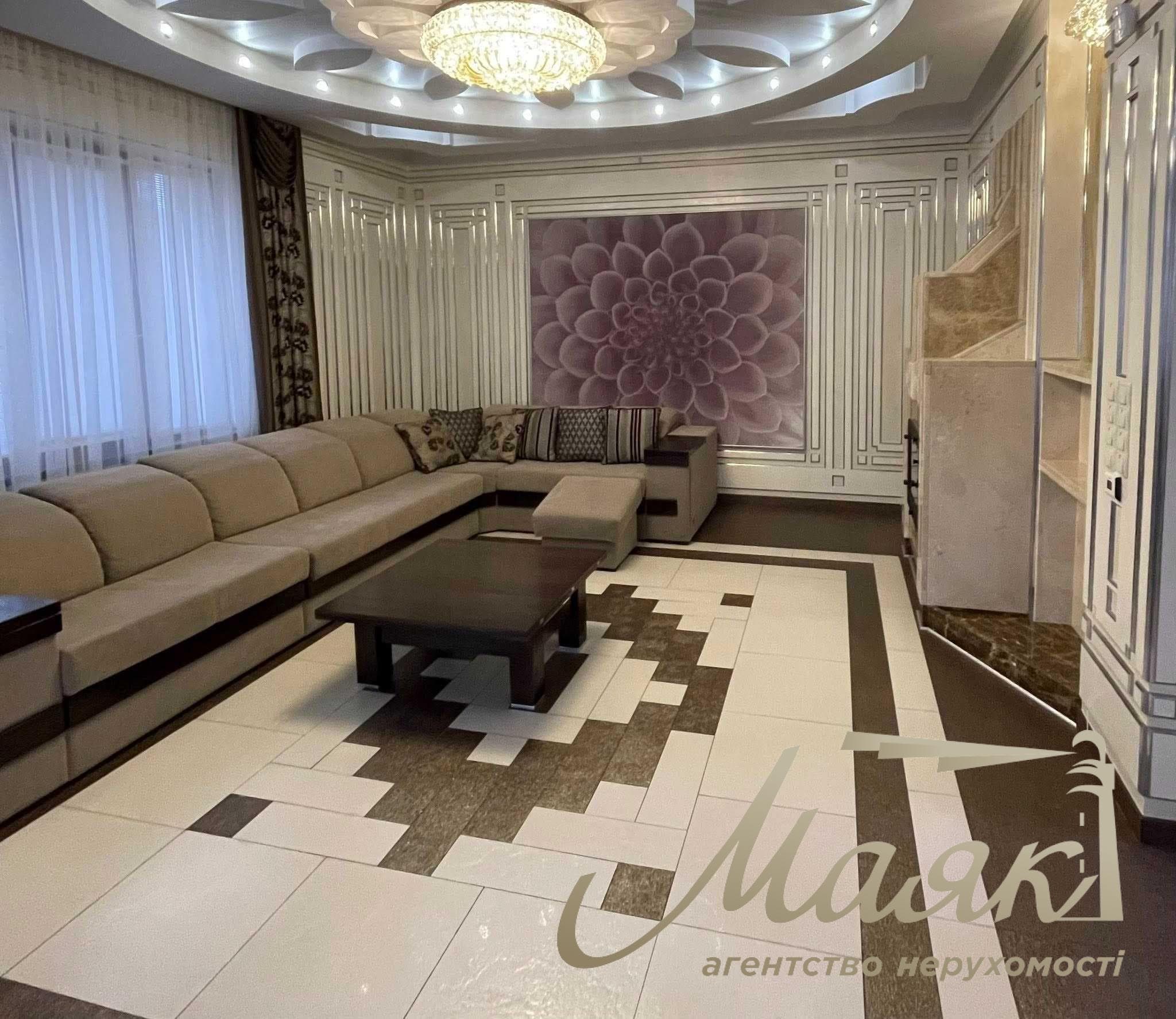 Luxury house for sale 420m2 in Obolonsky district of Kiev