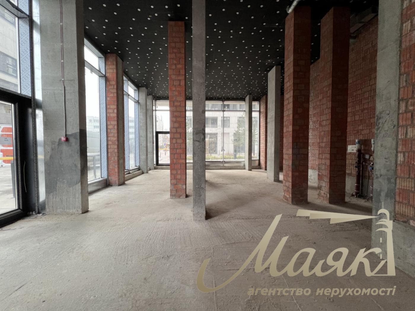 Продаж фасадного приміщення площею 96,5 м², ЖК Unit Home