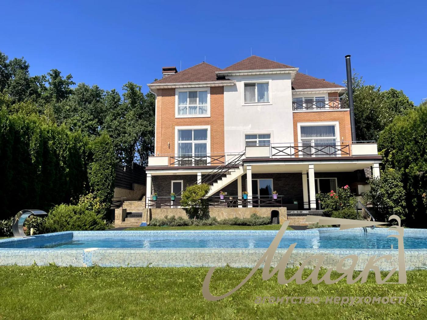 Оренда двоповерхового будинку 435 м² у с. Лісники, КМ "Зелений Гай".