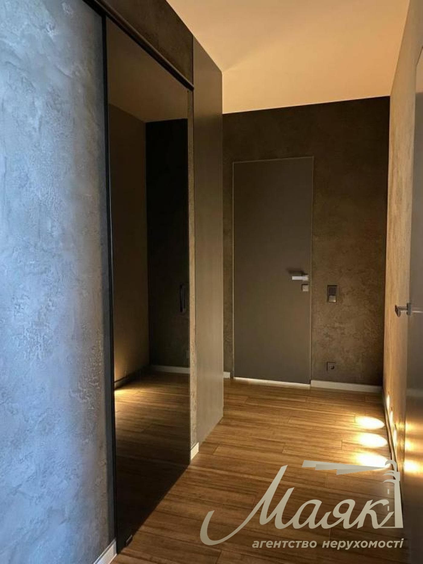 Продаж 3-кімнатної квартири площею 80 м² у ЖК «Французький квартал 2», вул. Предславинська, 55а, Печерський район.