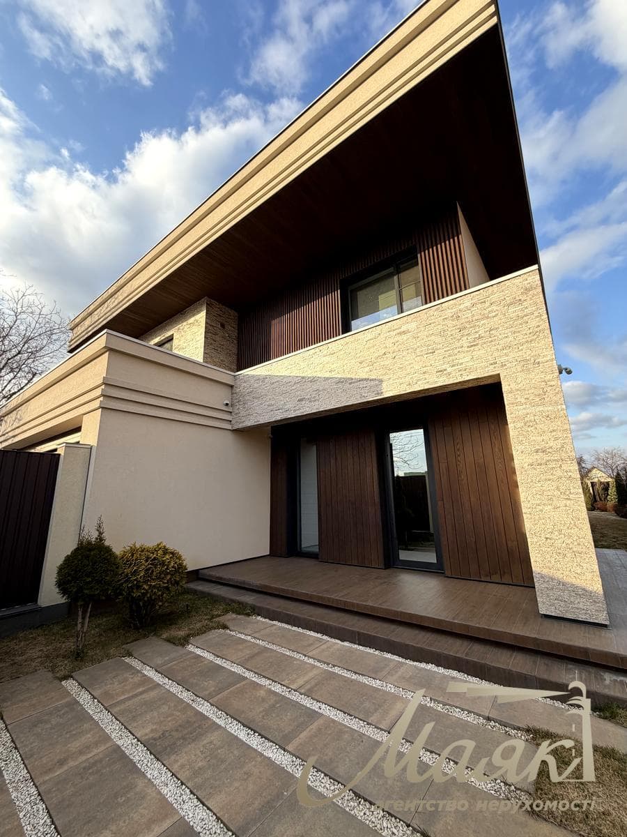 Продаж сучасного дизайнерського будинку 390 м² у с. Гатне Київська область, преміальний рівень