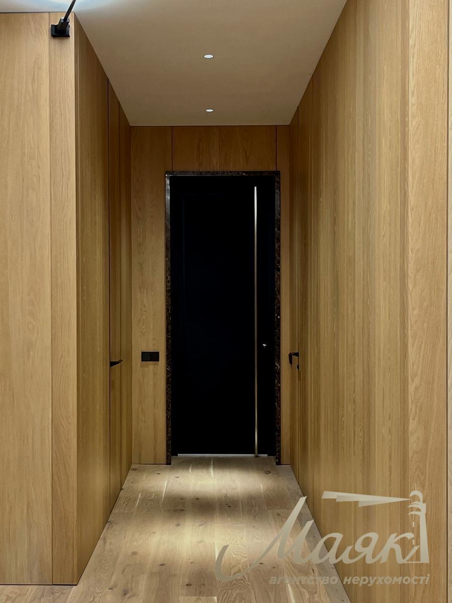 Продаж офісу преміум-класу 162 м² у БЦ Carnegie Tower, Київ