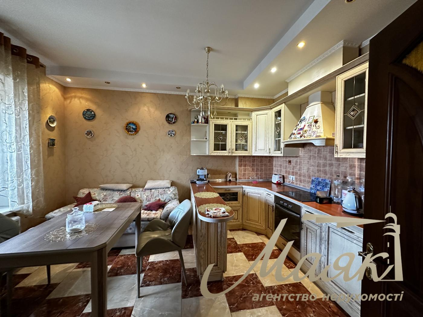 Оренда квартири 120м2, вул.Дмитрівська 69, Шевченківський район