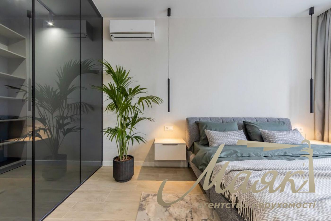 Продаж 2к квартири 84м2 у ЖК "Новопечерська Вежа".