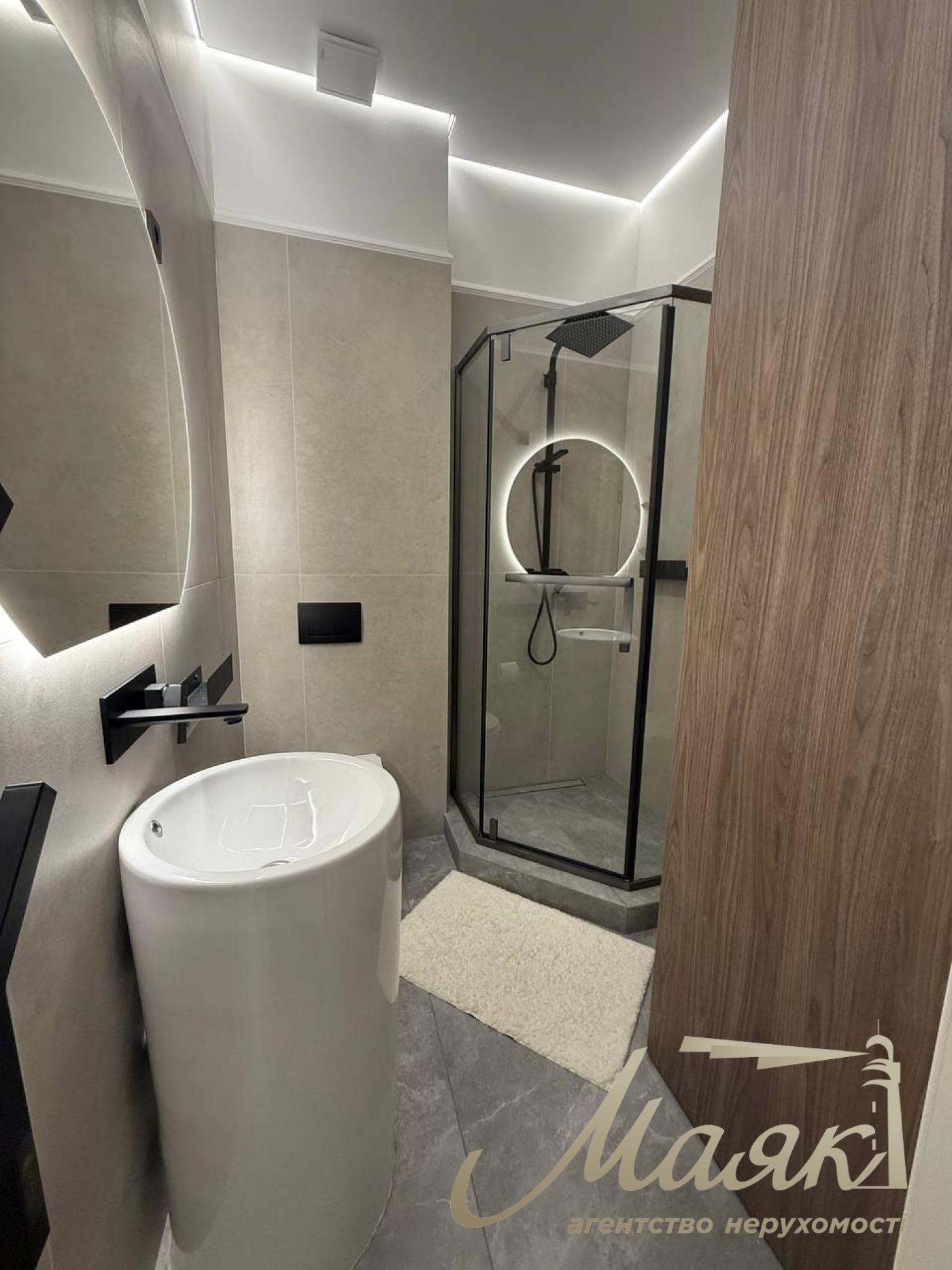 Sale of studio apartment in residential complex Delmar, Dragomirova st.