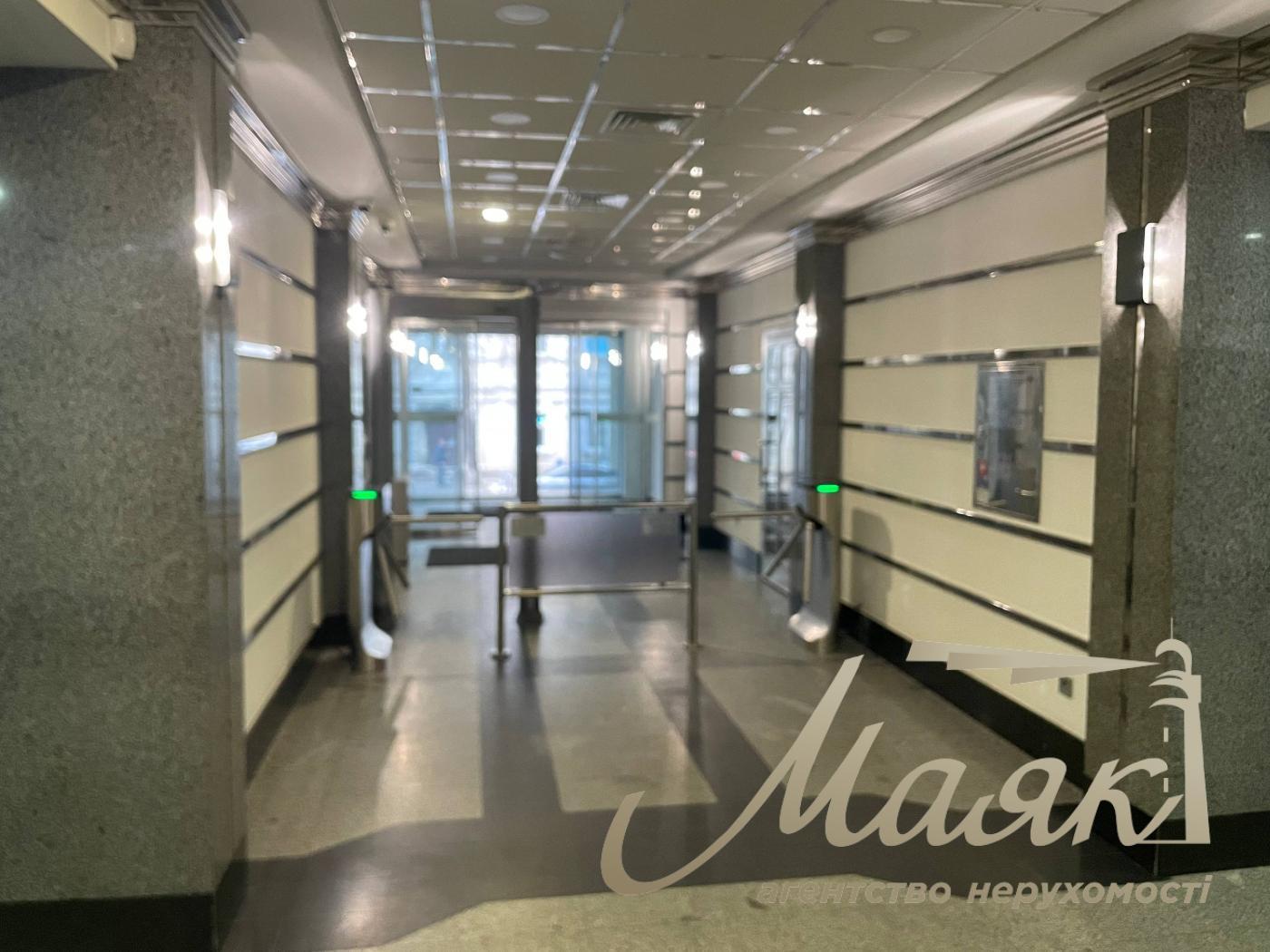 Оренда офісу 620м2 на Печерську вулиця Лєскова 9 біля метро Печерська