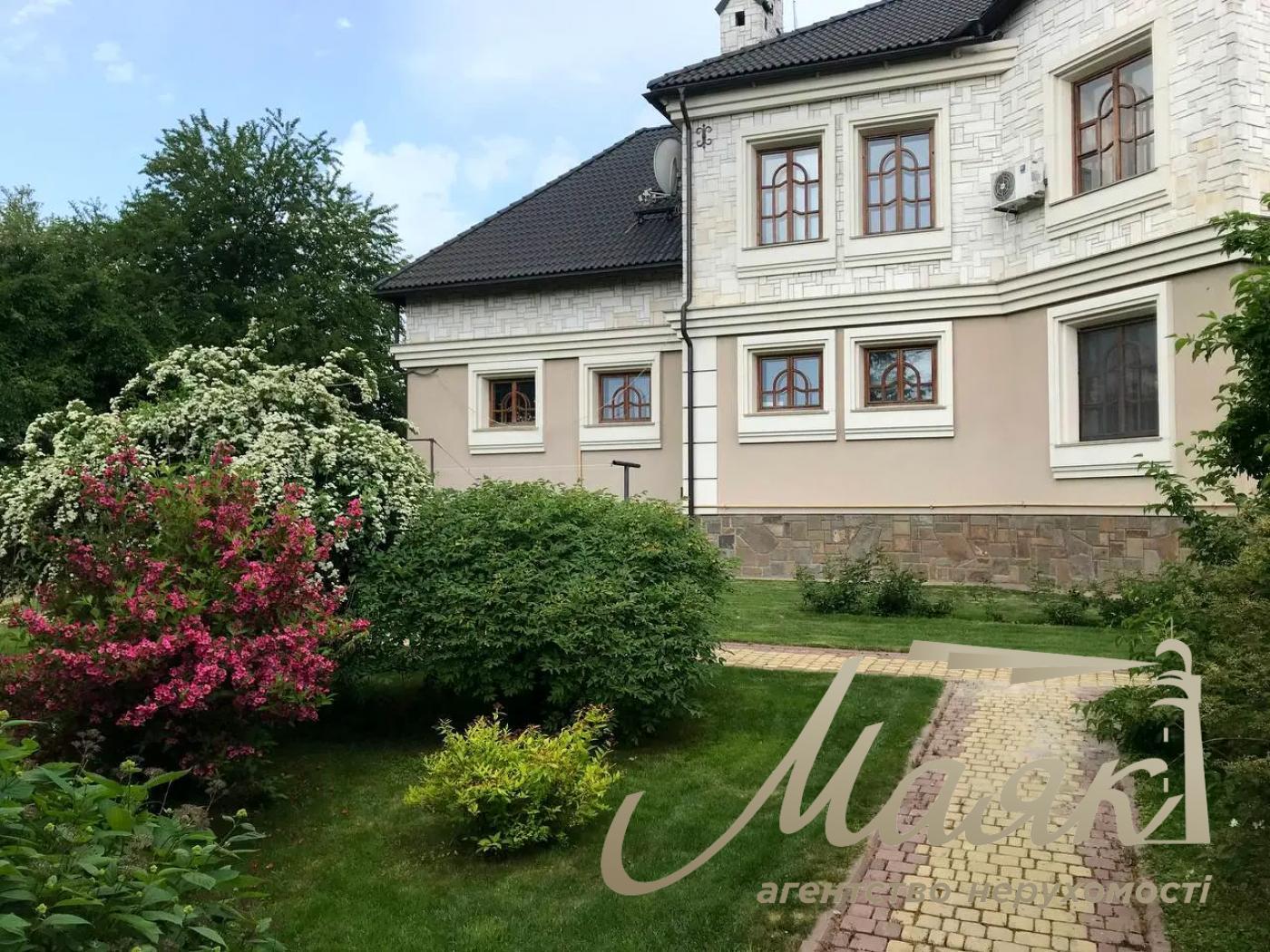 Продажа элитного дома 631м2 в Киеве, Голосеевский р-н, с.Вита-Литовская, пров. Залужный