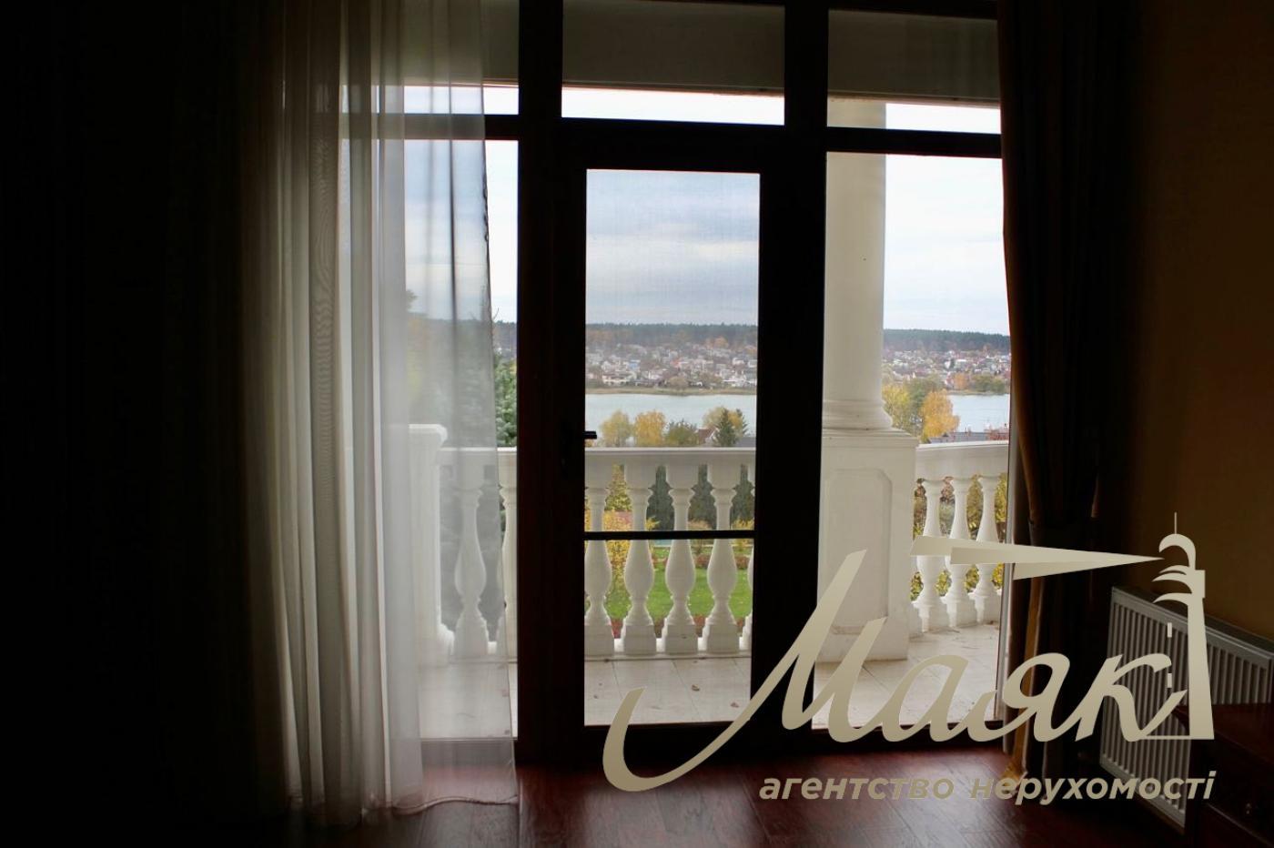 Продаж будинку 500 кв.м у Лісовому