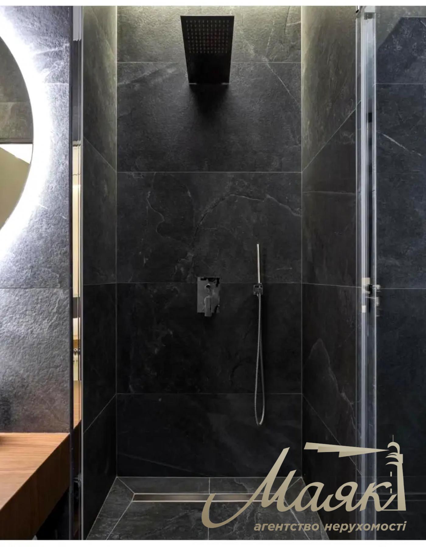 For sale 3-bedroom apartment in LCD "Novopecherskie Lipki", Verkhoglyada street (Dragomirov)