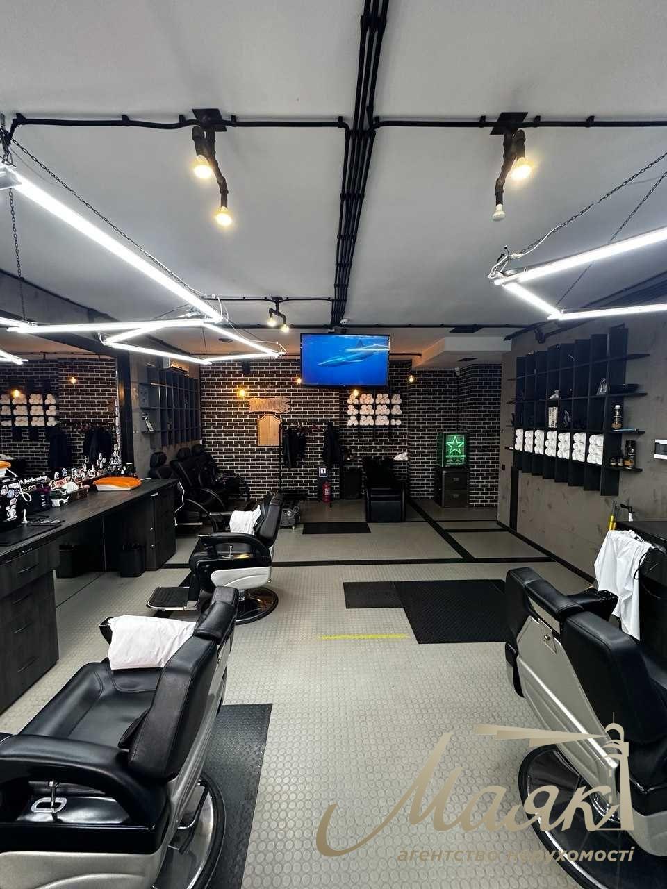 Sale of facade, 213m2 LCD Oaziz, V. Ivasyuka, 6B