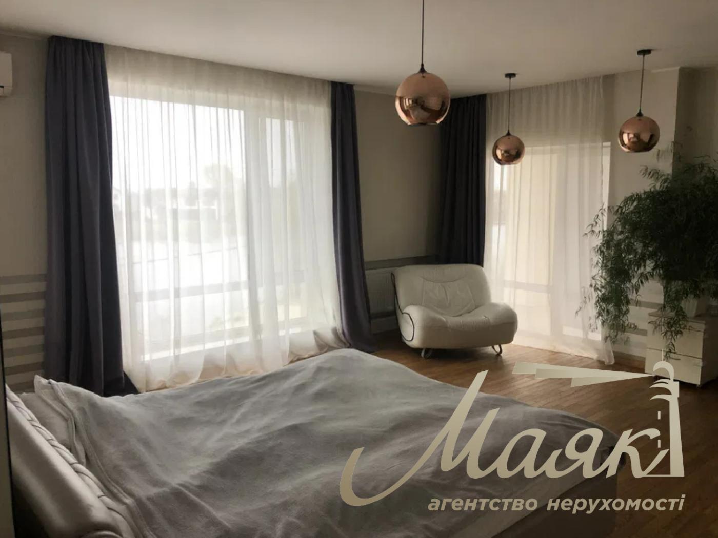 Rent a house 350m2 Osokorki, 1st East-far lane