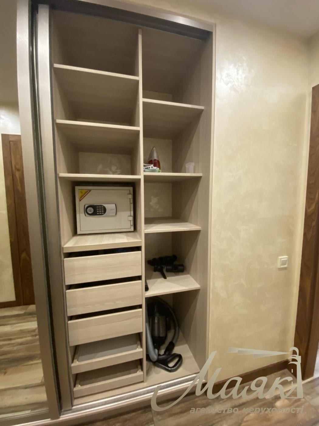 Rent 1 bedroom apartment in Central Park Residential Complex, 7 John McCain Street.