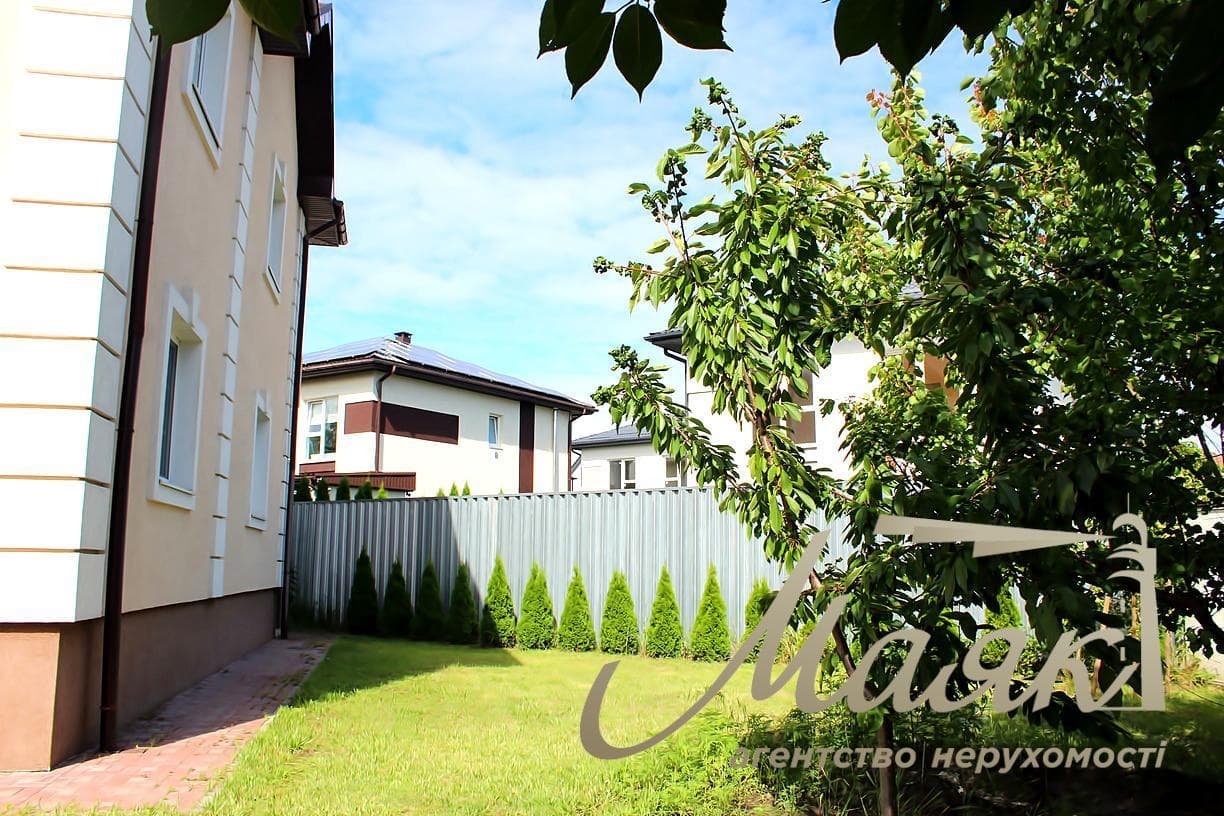 House for sale 261.6m2 in Gatnoye village, near Kiev Ozernaya street, Kyiv-Svyatoshinsky district.