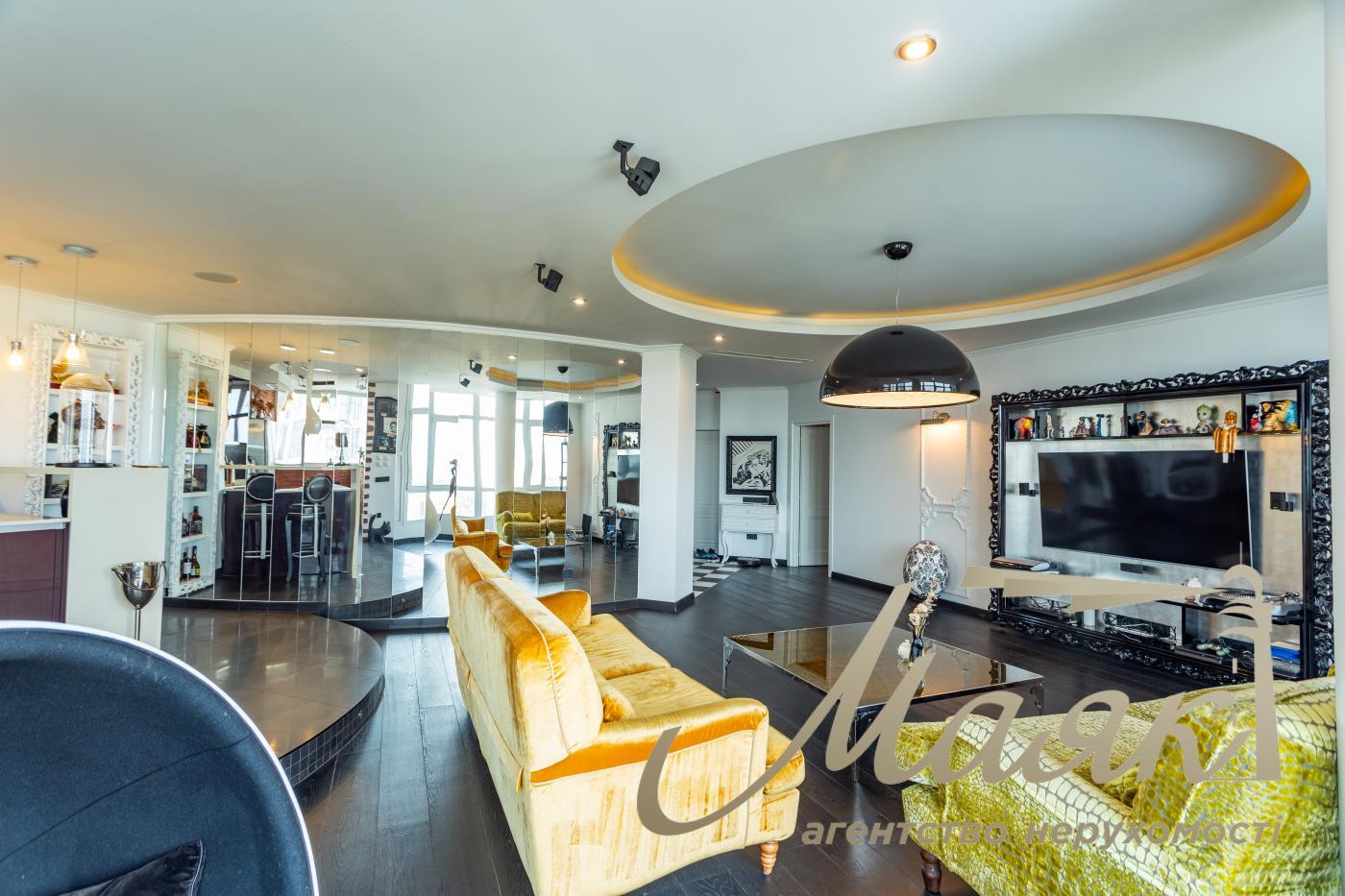 Rent 180m2 view apartment in LCD Novopecherskie Lipki, Andriy Verkhoglyada/Dragomirov Street 5, Pechersk, Kyiv