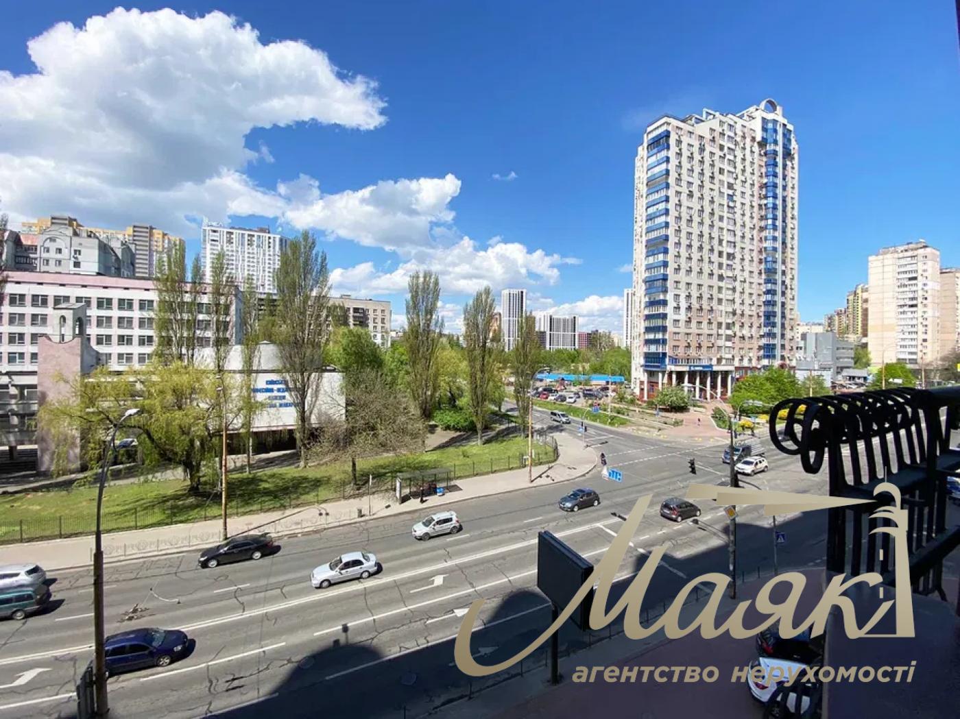 Продаж 2-кімнатної квартири ЖК Златоустівський, вул. Чорновола