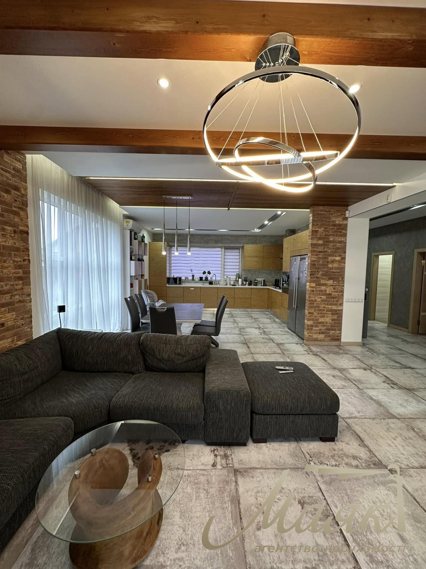 Продажа дома с ремонтом на Петропавловской Борщаговке, Киев.