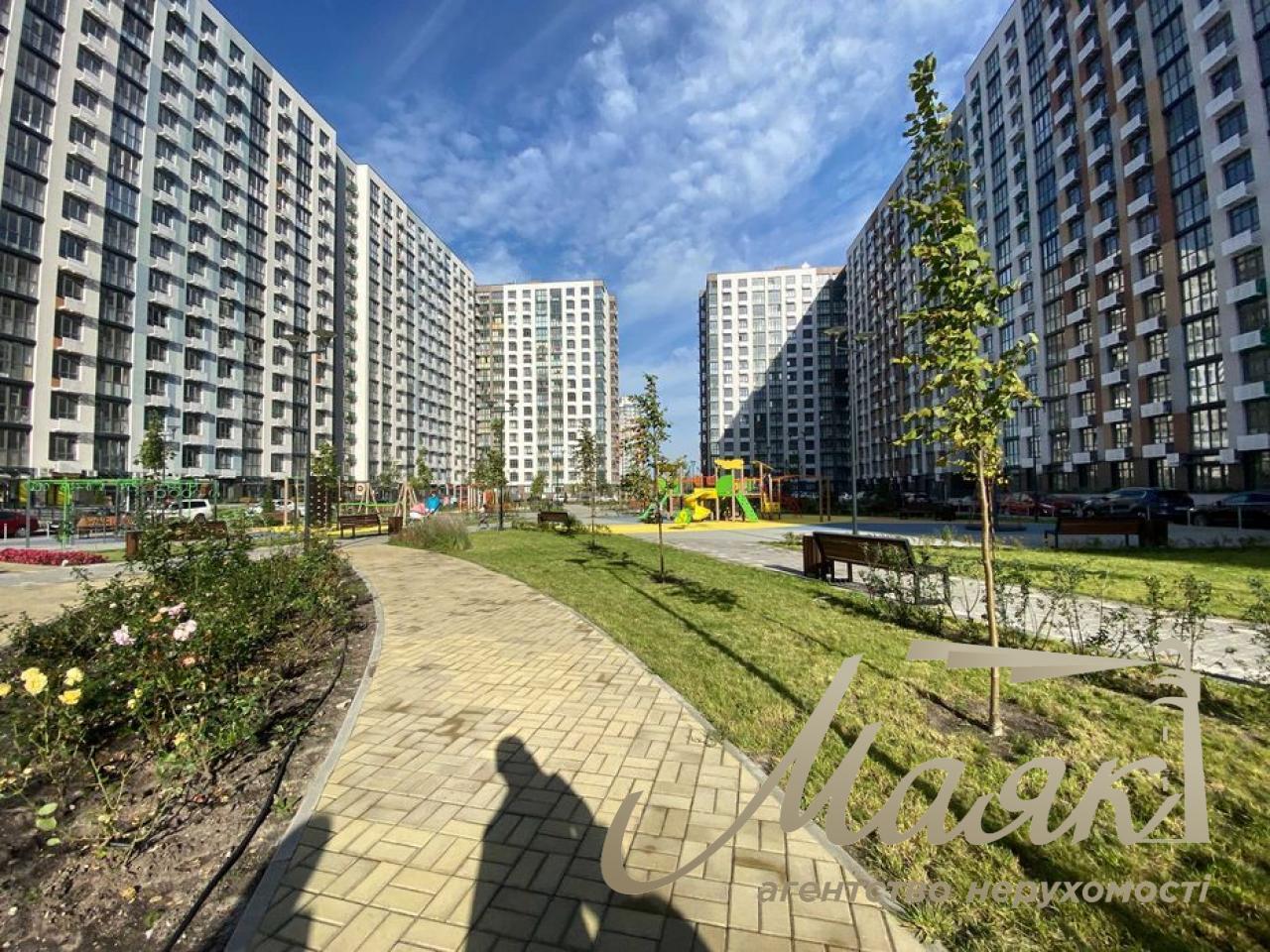 Продажа коммерческого помещения 122кв. ЖК Город цветов