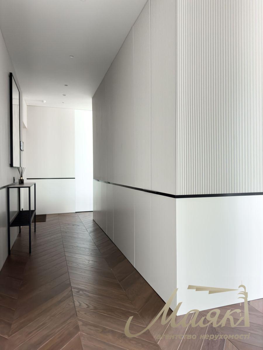 Rent of an exclusive apartment 300m2 in the residential complex Chicago Central house, Antonovicha st. (Gorky), 44
