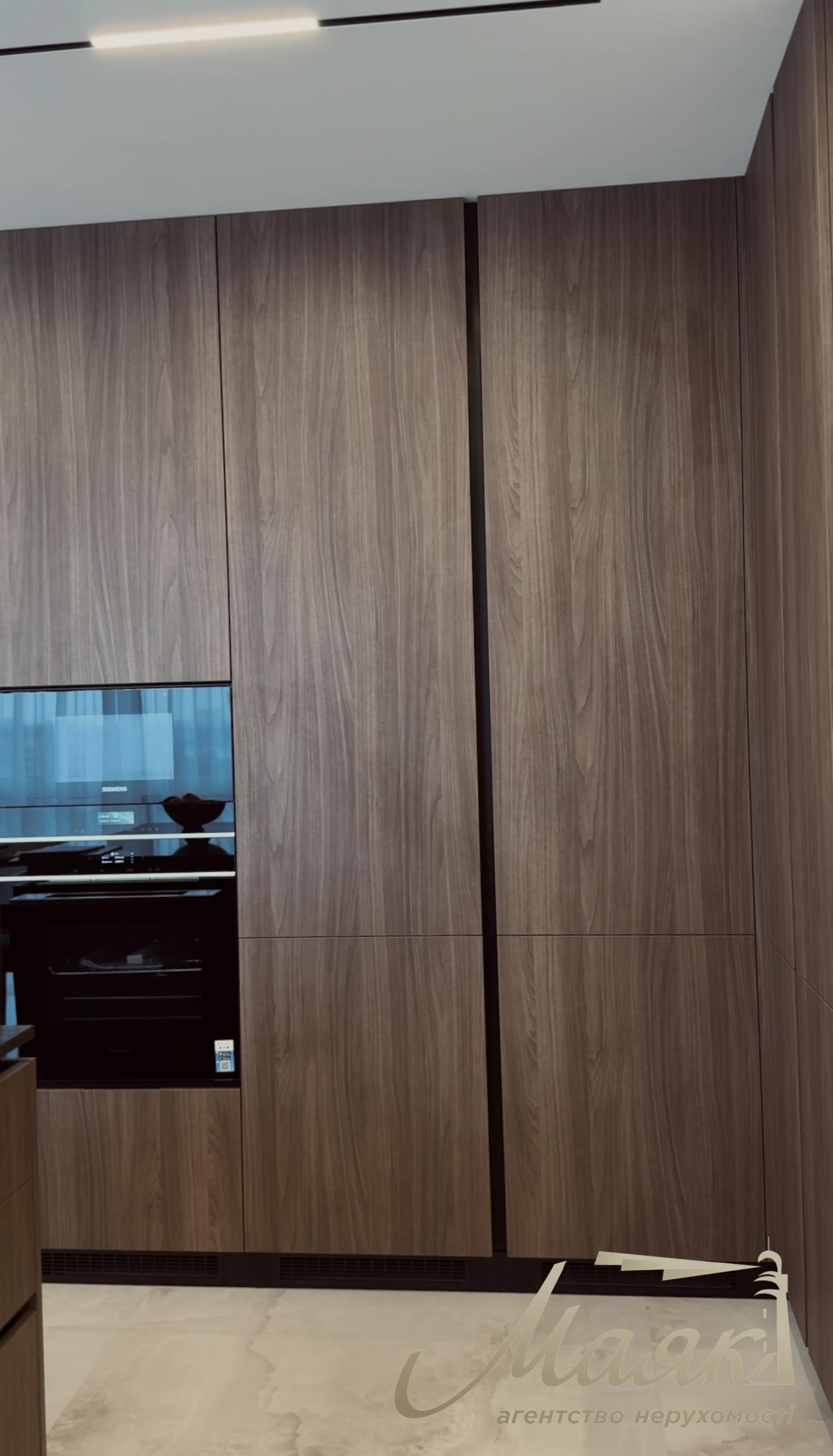 Продаж квартири 120m2 в ЖК Французький квартал 2, вул. Джона Маккейна 3а, Центр, Київ