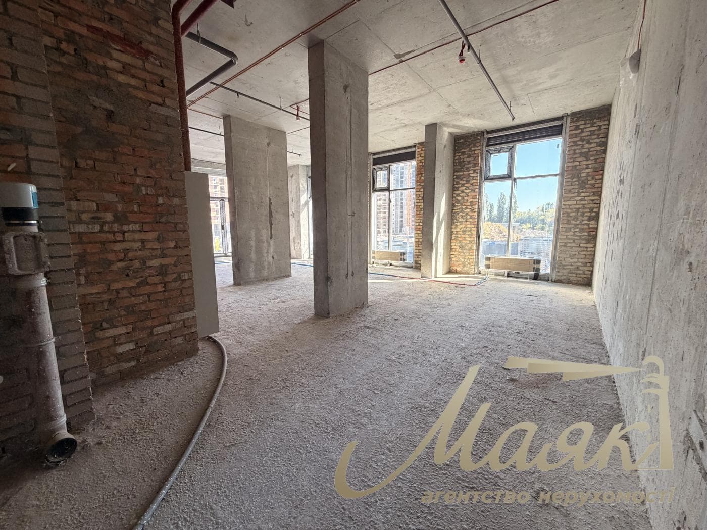 Продаж об'єднаного комерційного приміщення у ЖК «Метрополіс» (352,32 м²), Теремки