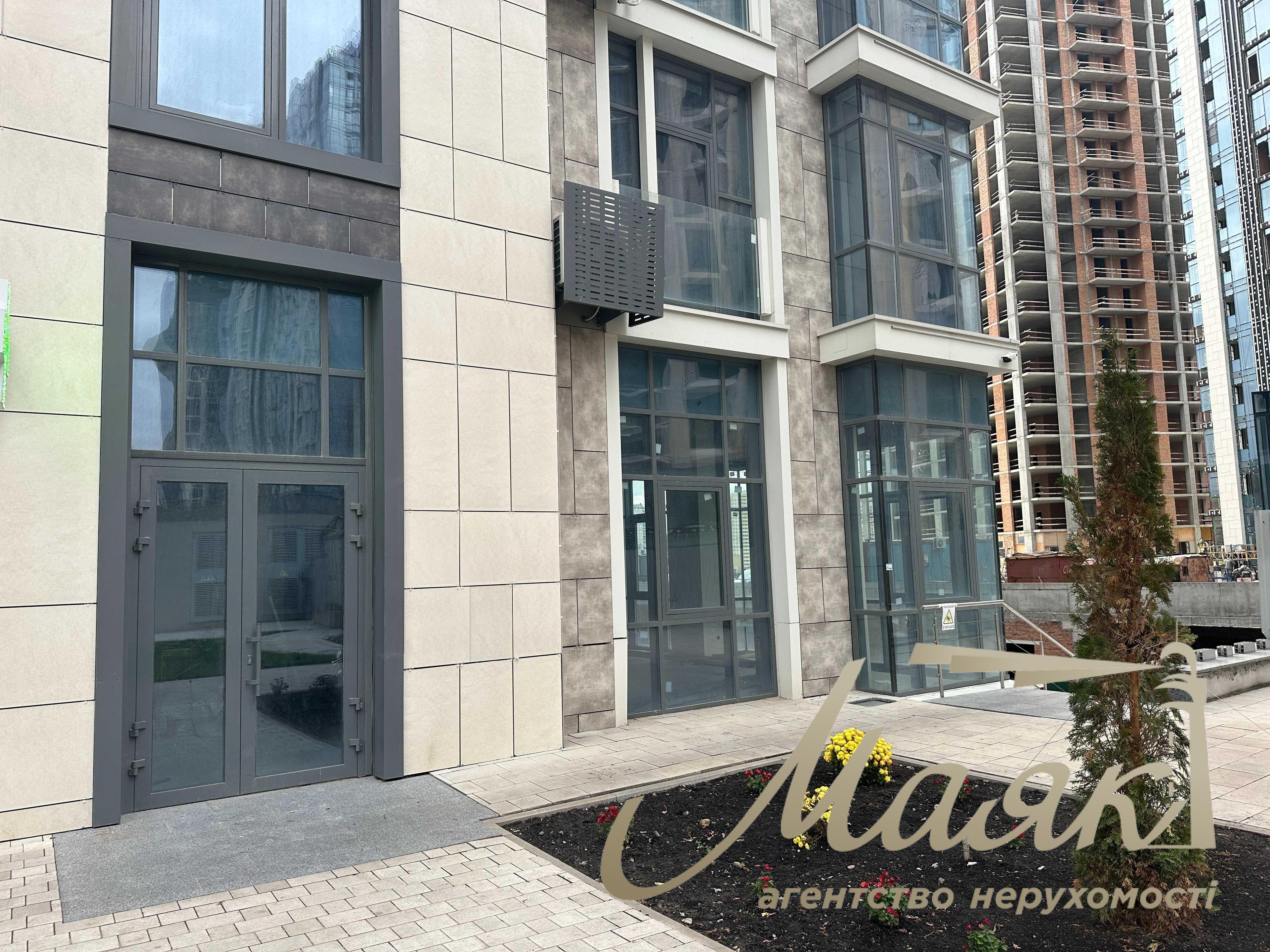 Rent front commercial premise 157 m2 LCD "Novopecherskie Lipki" Andriy Verkhoglyada str. 19-A, Kyiv