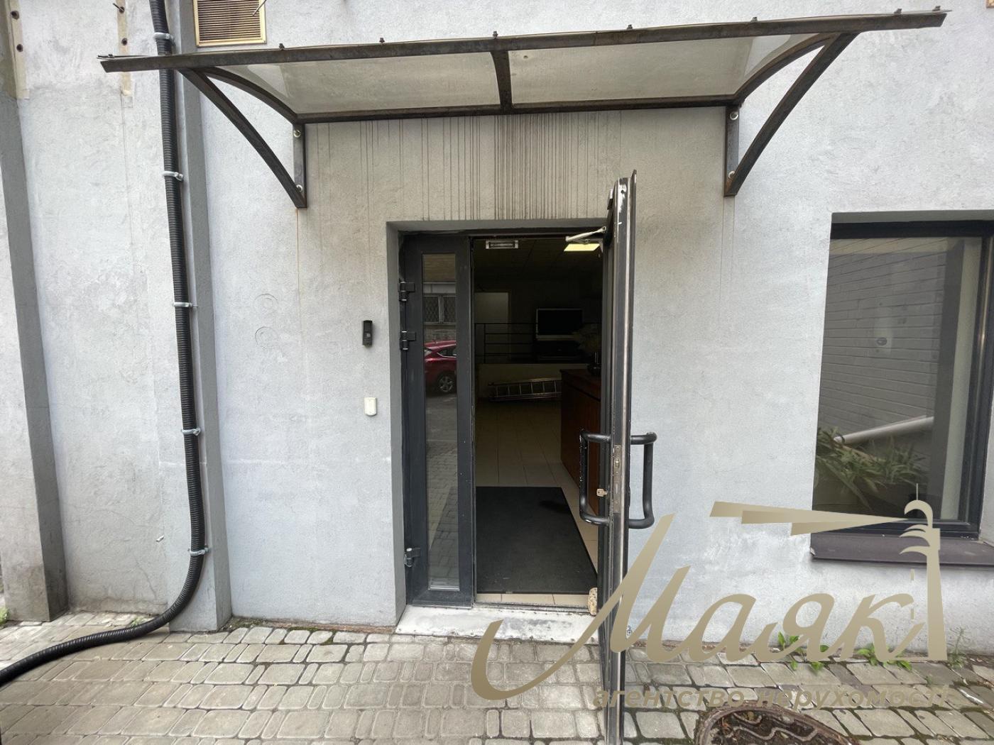 Rent of premises 130m2 with its own entrance in the center, Antonovich