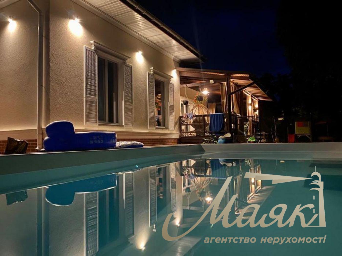 Продаж 2-поверхового будинку 210м2 с.Підгірці, Романків