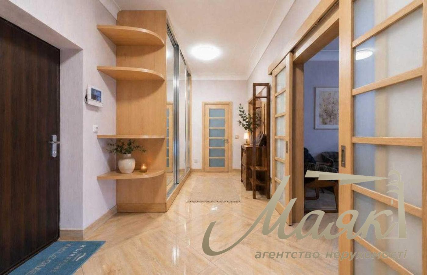 Продаж 2-кімнатної квартири, 90 м², ЖК «Рівер Стоун»