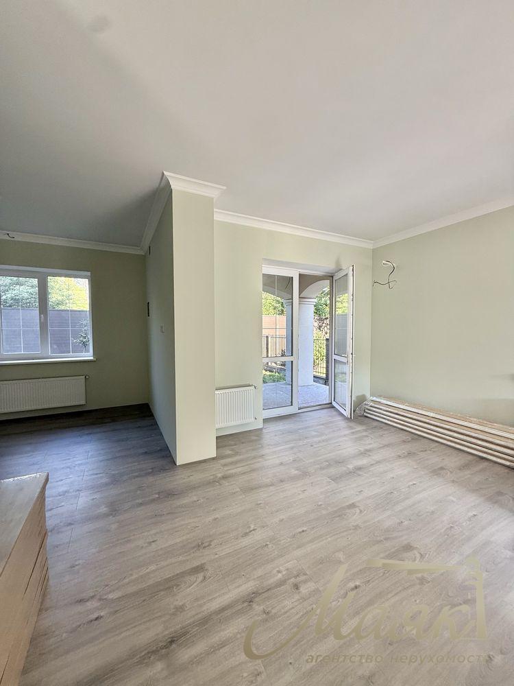 Продаж будинку в закритому КМ AlpenPark серед лісу