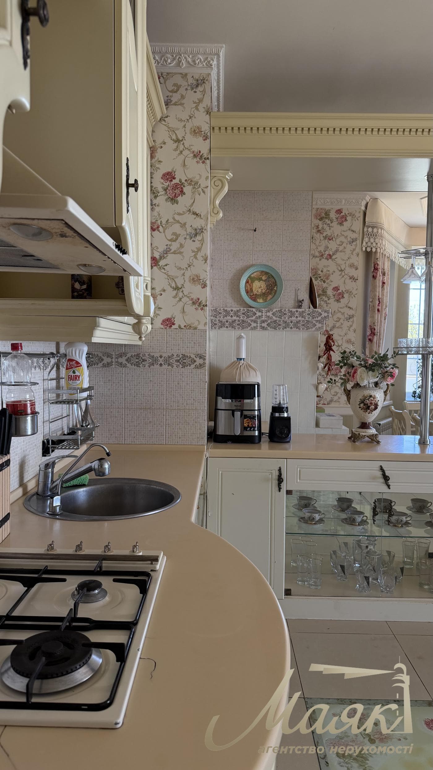 Продаж преміального 3х-поверхового будинку 350 м² у Гореничі, Бучанський район, Київська область