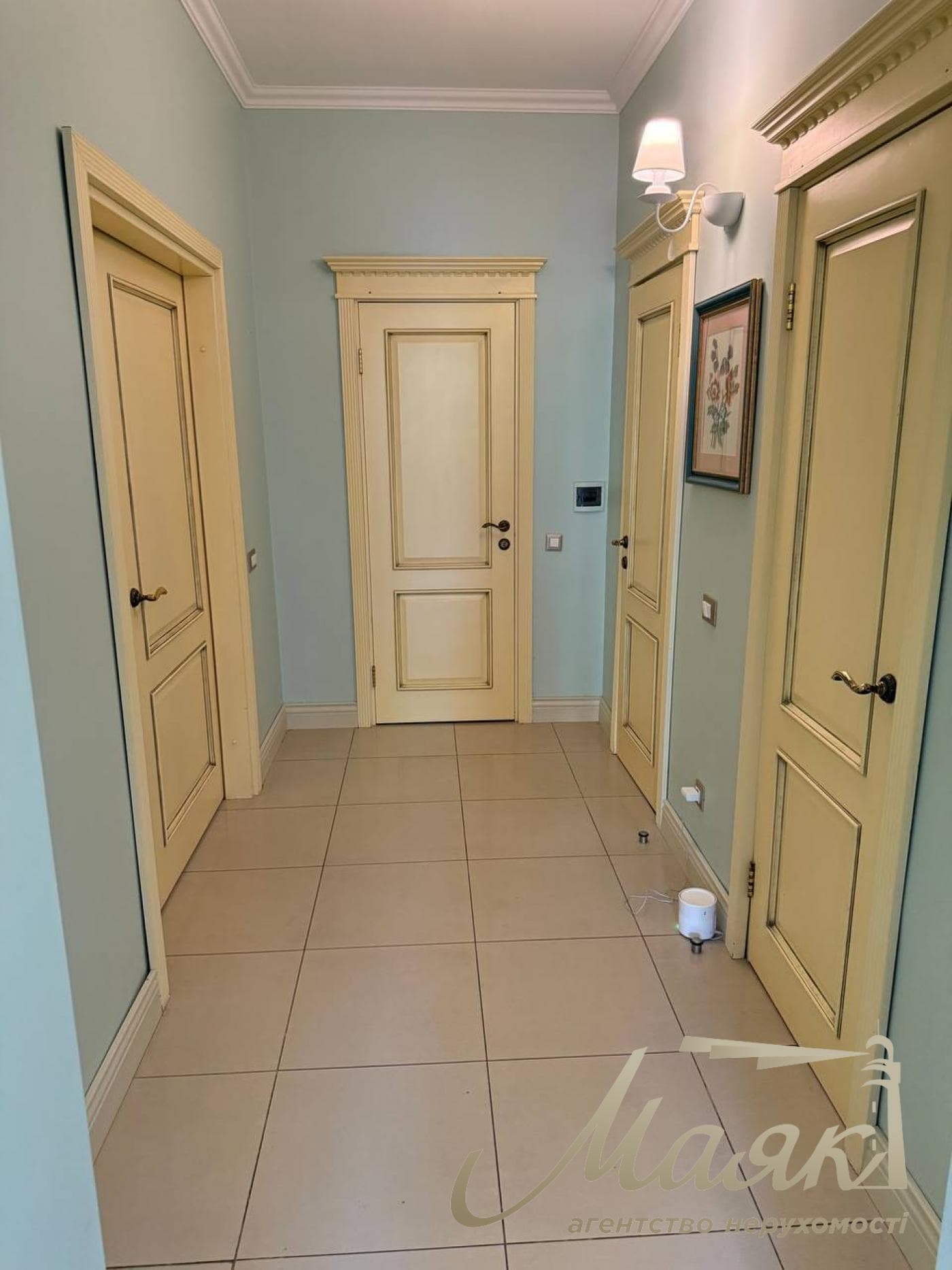 Продаж преміального 3х-поверхового будинку 350 м² у Гореничі, Бучанський район, Київська область