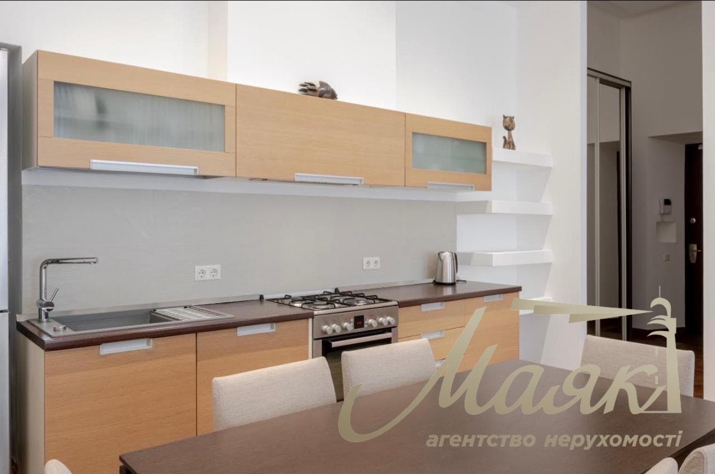 Оренда 3-кімнатної квартири площею 95 м², вулиця Антоновича, 23