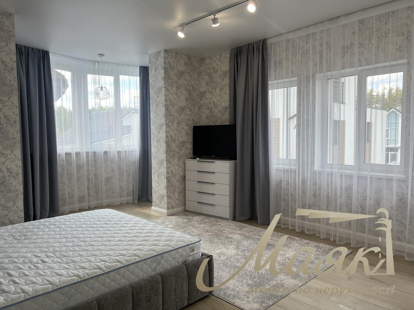 Rent 3-storey duplex 270m2, Kozin