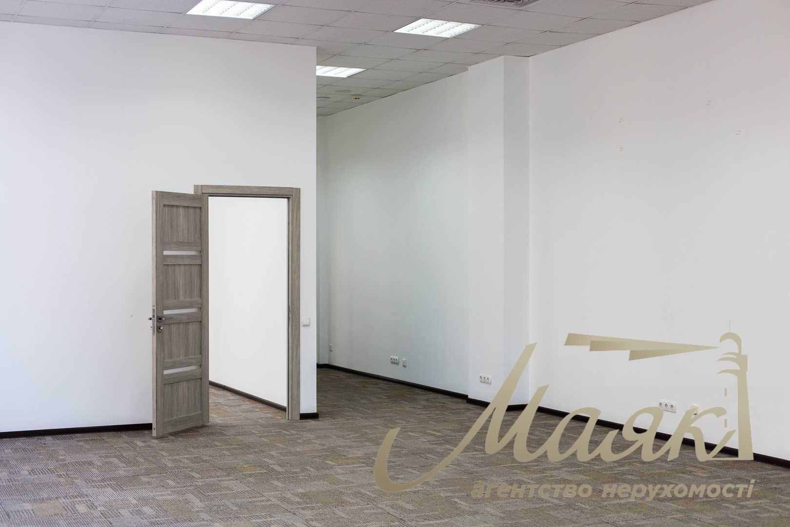 Office for rent 165m2 in BC Business City, Pimonenka 13