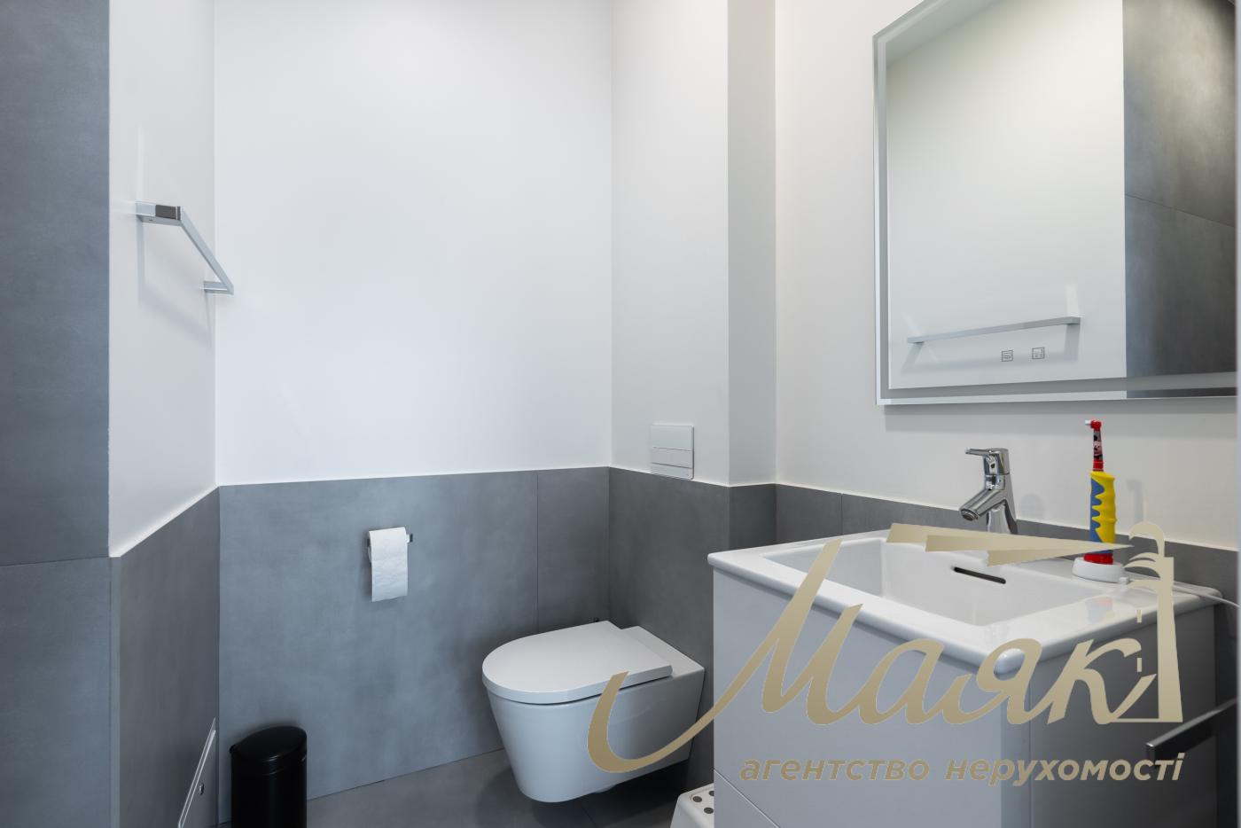 Продаж будинку на Батиєвій горі з розкішним краєвидом, Київ, Центр.