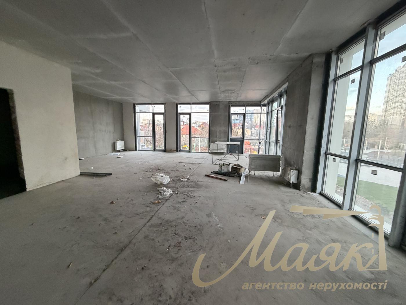 Sale of facade commerce in Residential Complex Novopechersky Lipki