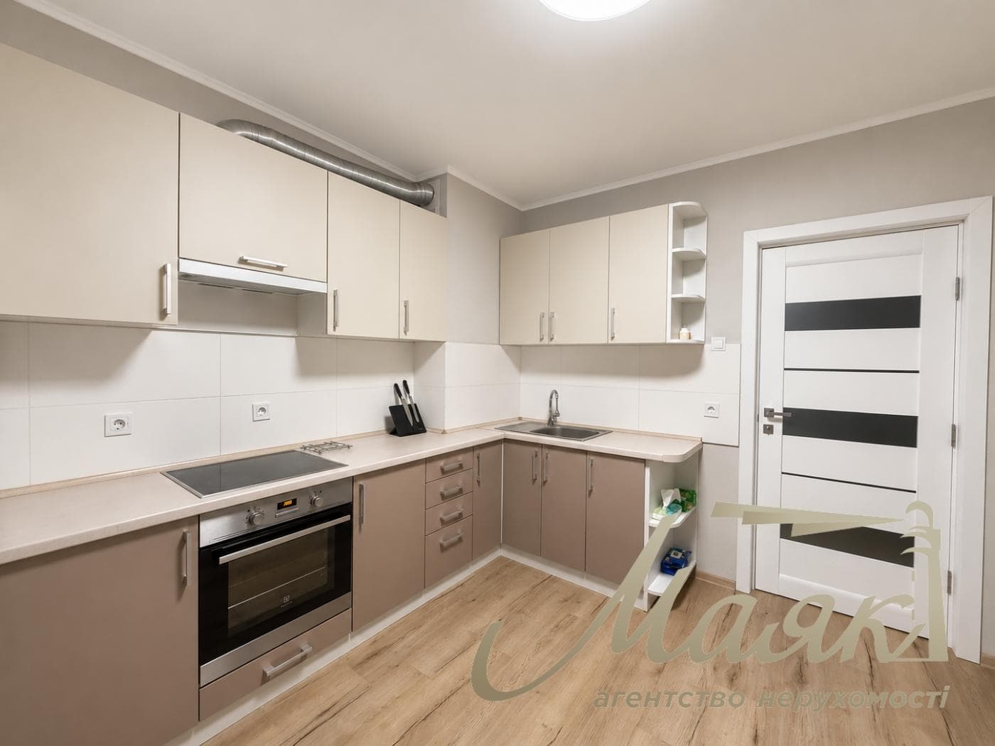 Продаж 1-кімнатної квартири з ремонтом у ЖК The Lakes, Голосіївський район, провулок Ясинуватський, Деміївка, Київ