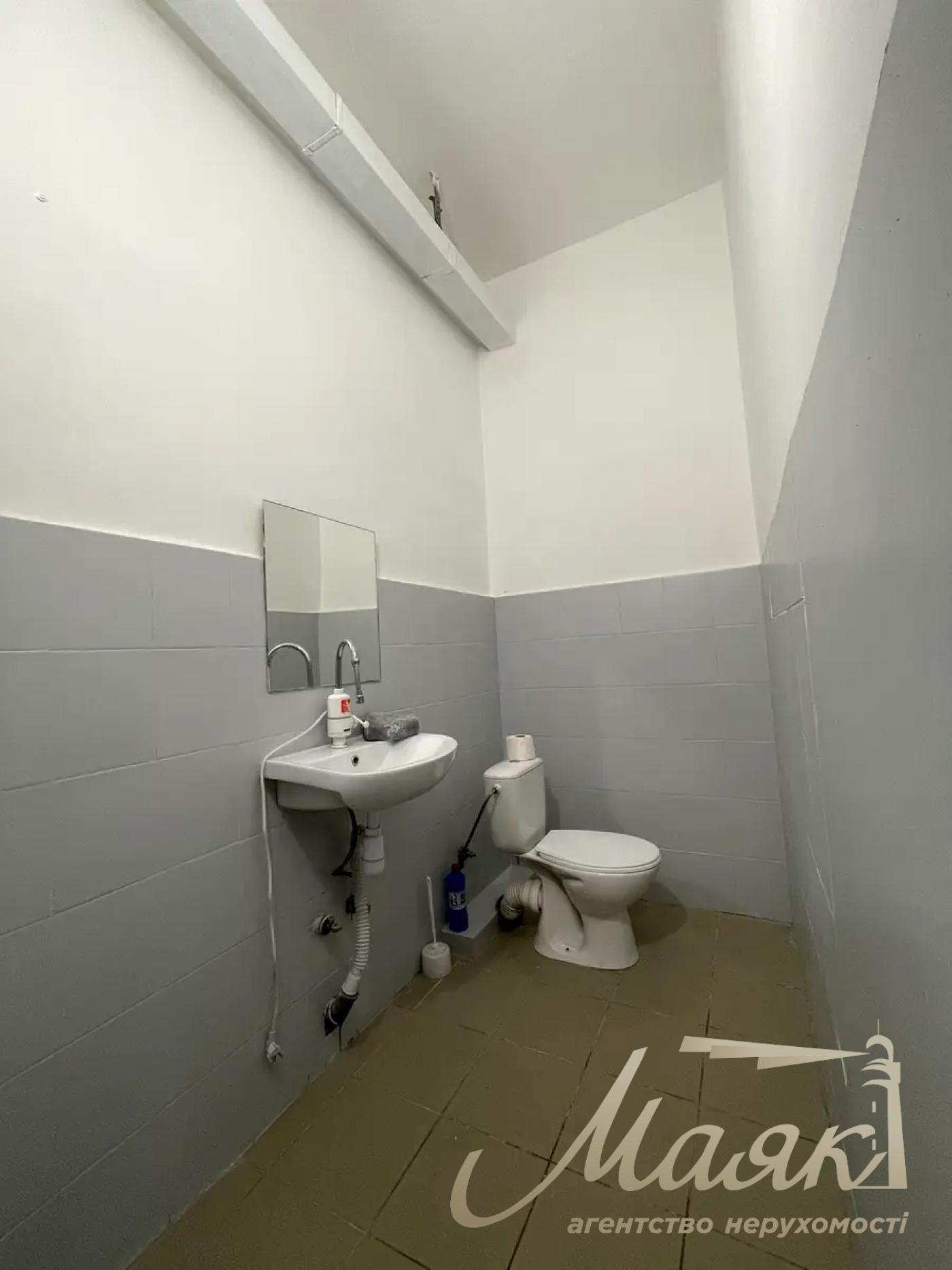 Аренда фасадного помещения 80 м.кв, Святошинский р-н