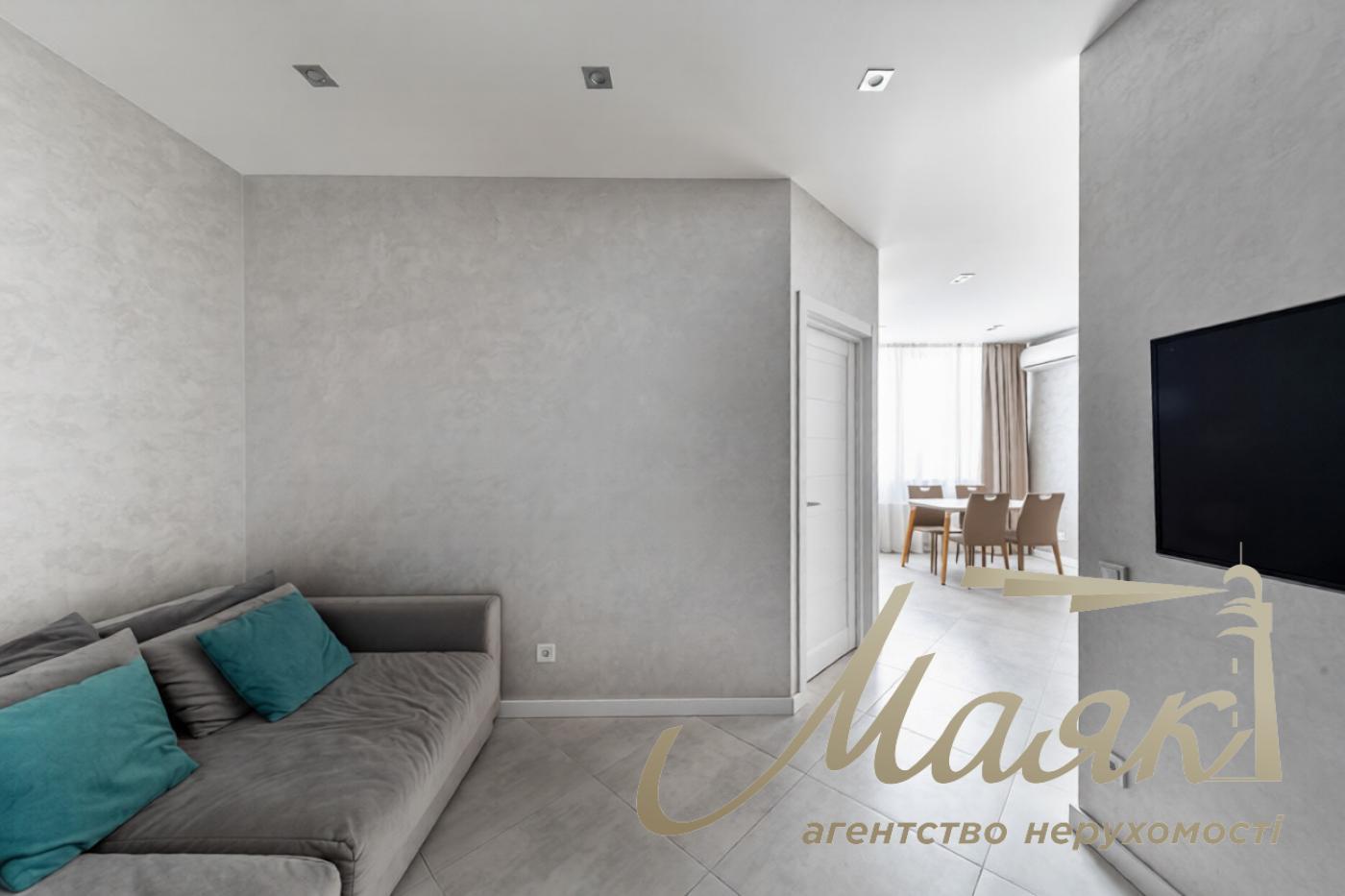 Rent 2-bedroom apartment in LCD str. Podvysotskogo, 4v, 50m², Pechersk, Kiev