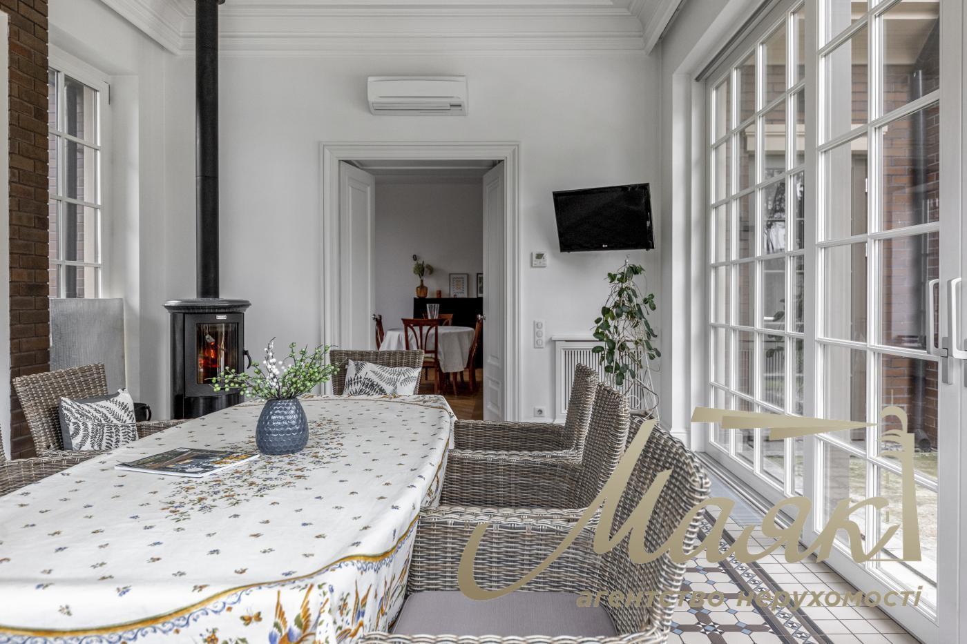 Продажа загородной резиденции в с.Капитановка, Киево-Святошинский р-н