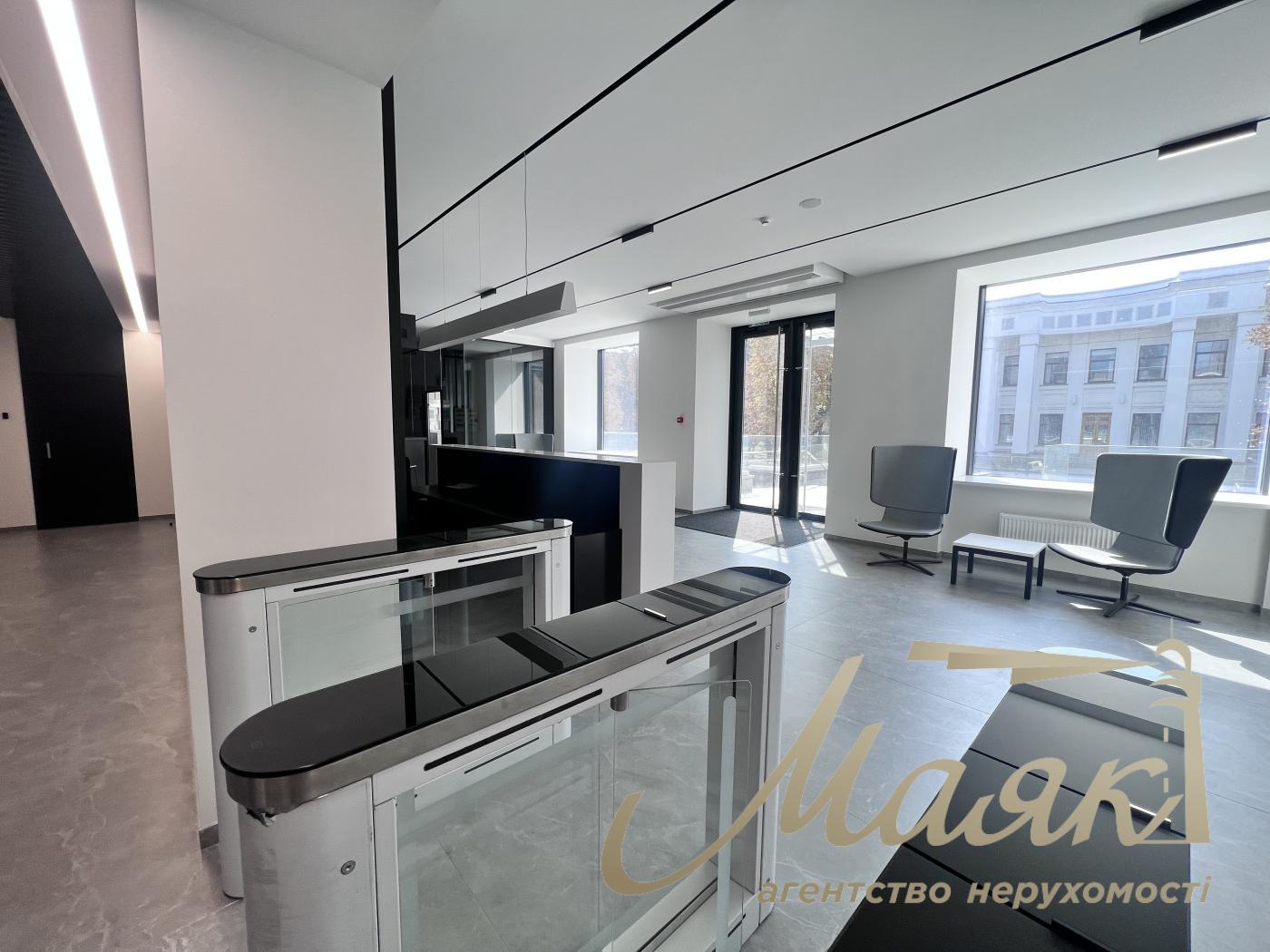 Аренда офисного помещения 500м2, БЦ Нивки Сити