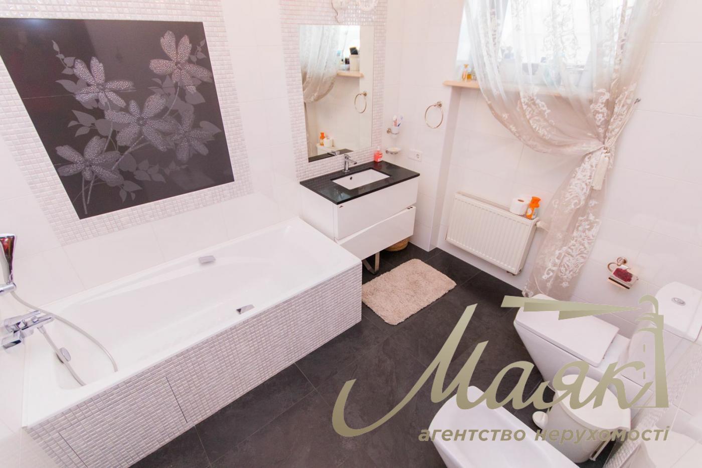 Продажа дома 280м2 на 15 сотках в Хотове., Авторский ремонт.