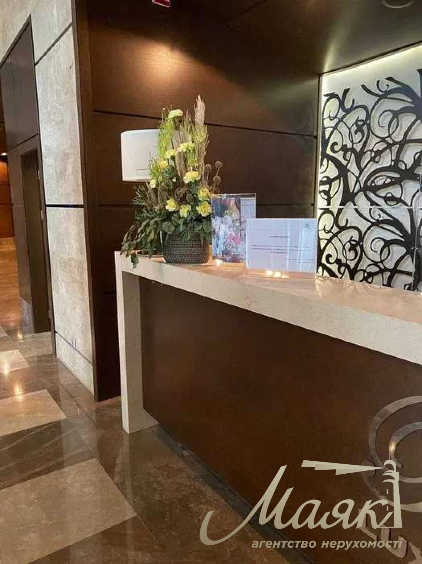 Sale of a penthouse in the residential complex "Pechersky", Bolsunovskaya Street, with two terraces