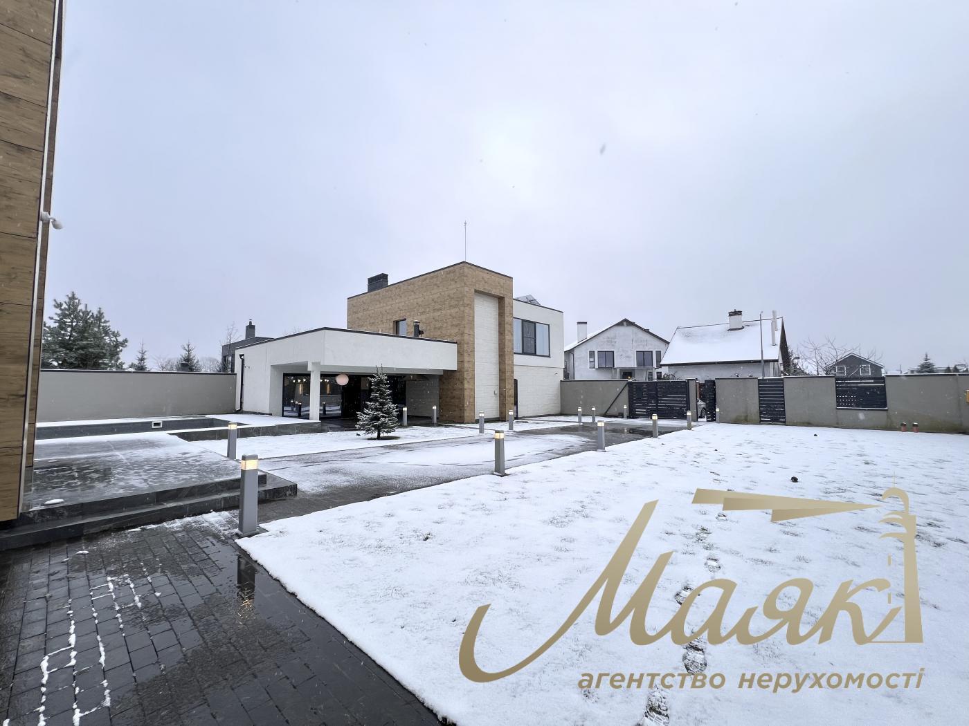 Оренда заміського будинку на Осокорках у котеджному містечку "Блакитна Лагуна"