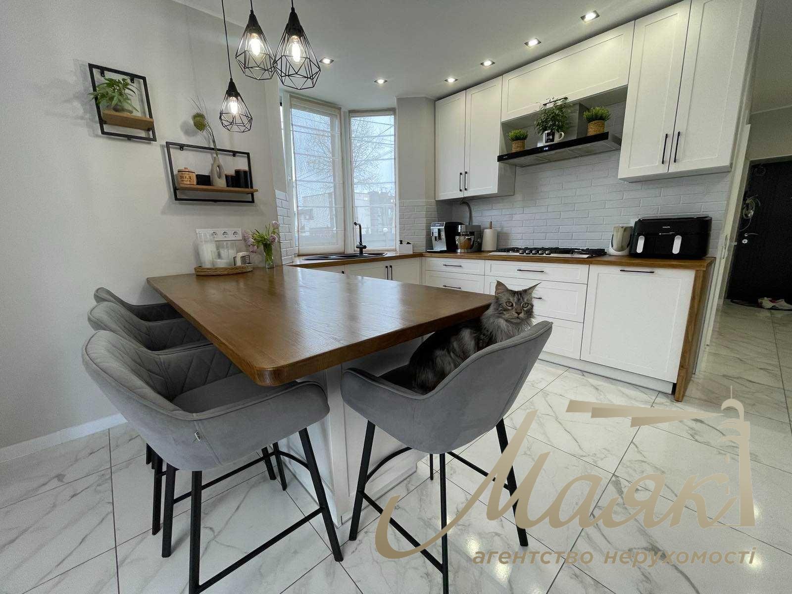 Продаж дуплексу з ремонтом 163 кв.м. село Гатне, Київська обл.