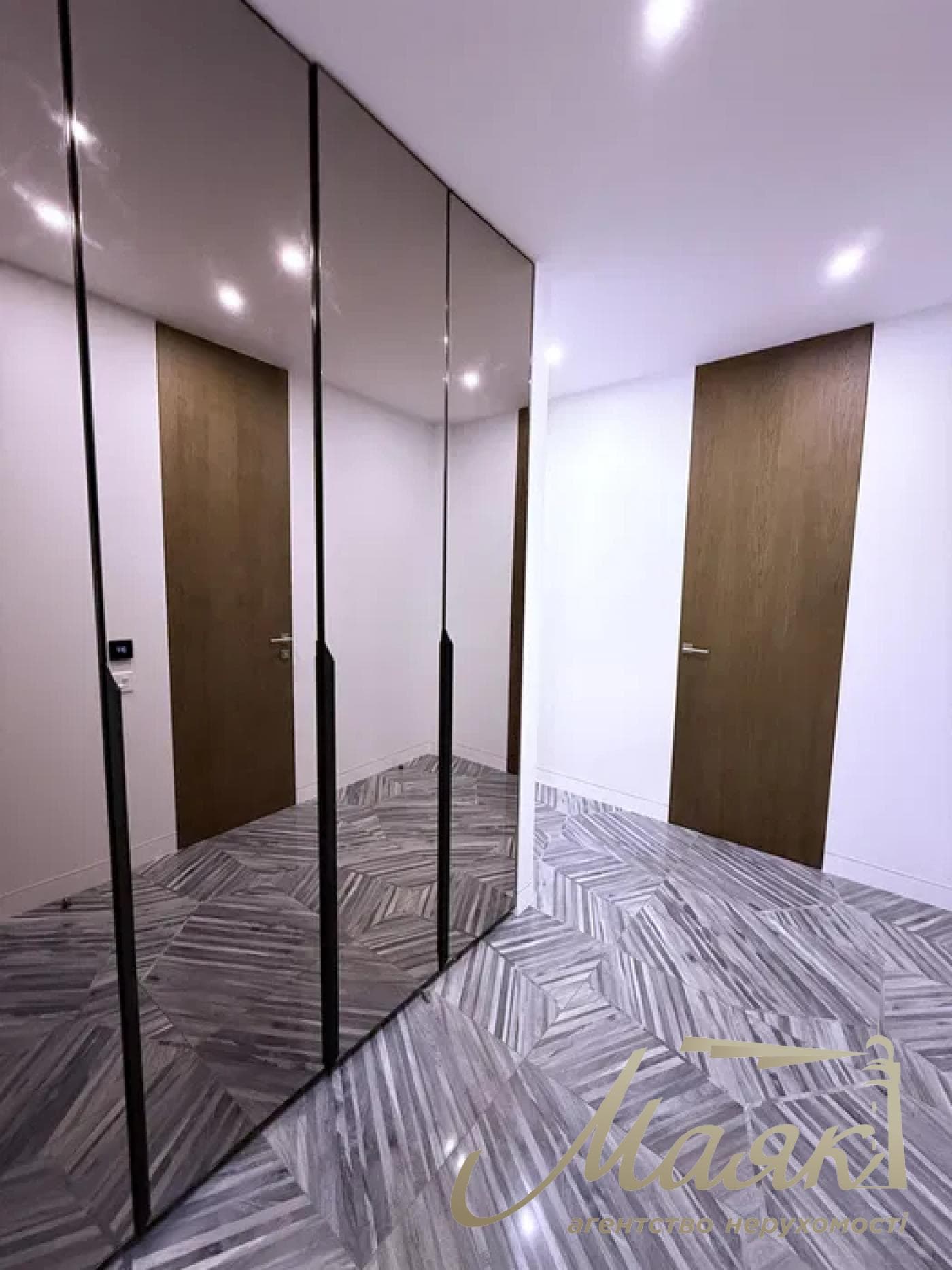 Продаж 3-кімнатної квартири в ЖК Central Park, 73м², Печерський район, Київ