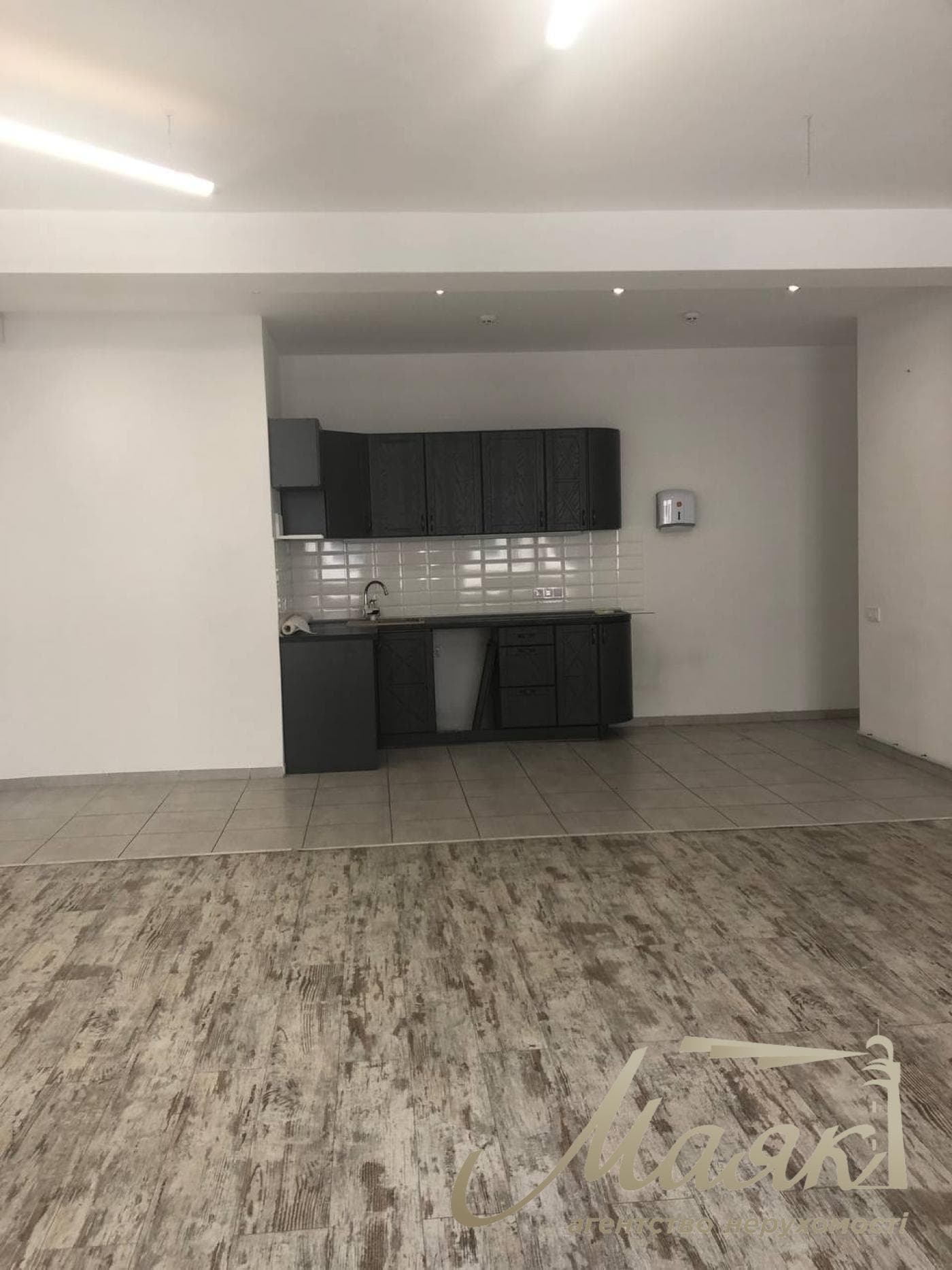 160 m² Office for Rent on Bolsunovskaya Street